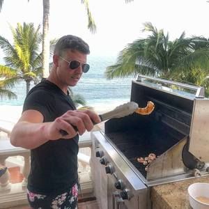 Meet your Posher, Connor